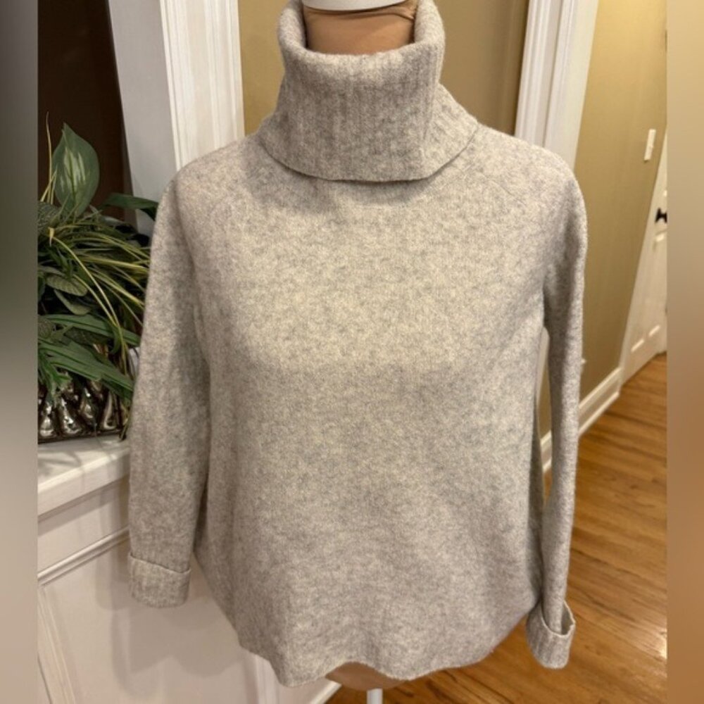 Aritzia Community Sweater Wool Yak Turtleneck Oversized Neutral Gray Size XS